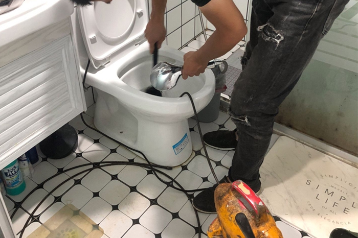 光村镇疏通下水道