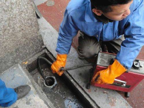 光村镇疏通下水道